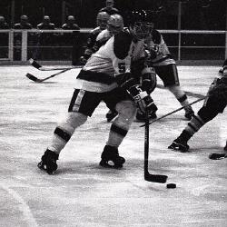 Photo Negative: December 3, 1980, issue of Maplewood Review