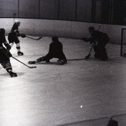 Photo Negative: November 26, 1980, issue of Maplewood Review