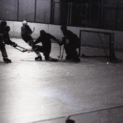 Photo Negative: November 26, 1980, issue of Maplewood Review