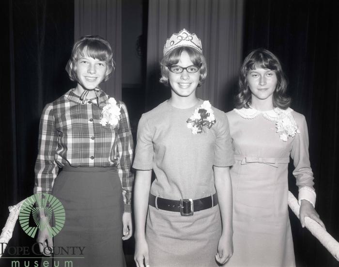 Royalty members after the county 4-H fashion show at the Glenwood High school.