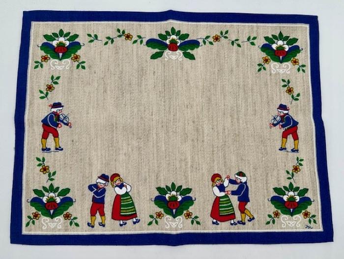 Fiddlers and Dancers: Table Linen