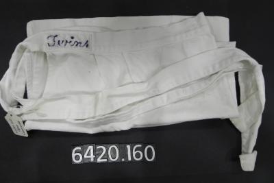 Apron: Twins concessions uniform