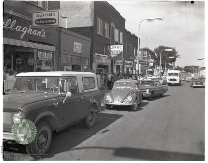 A street view of MN Ave.