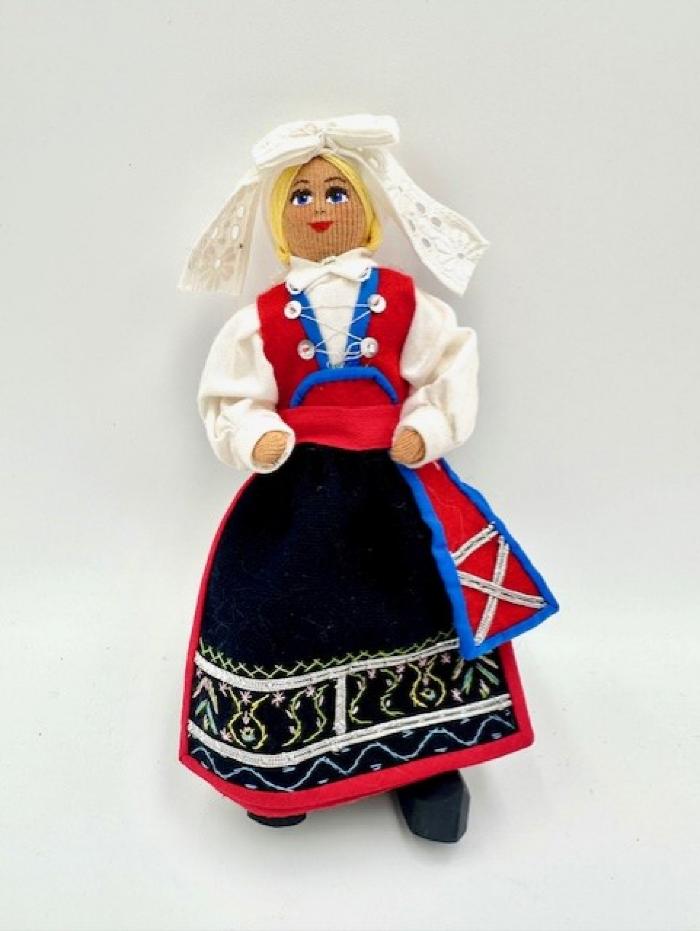 Småland Female Folk Dress Doll: Doll