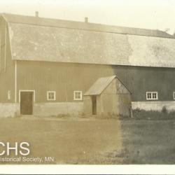 Photograph barn on Mosher-Halla Farm