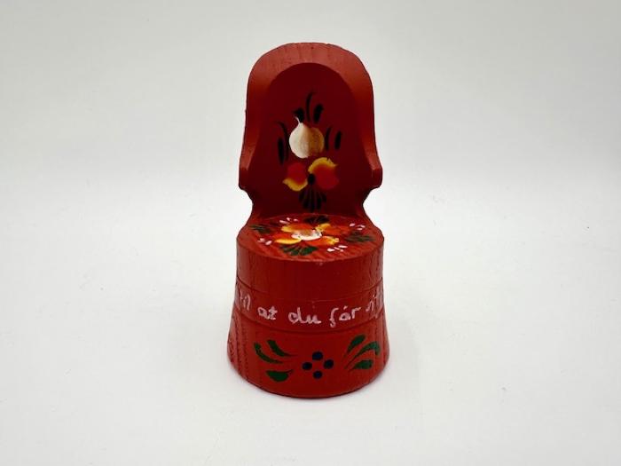 Red Rosemaling Chair: Wood Carving