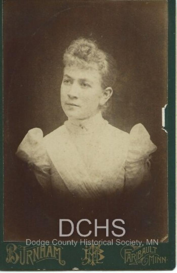 Black and white cabinet card photograph of Jennie Mae Buck 