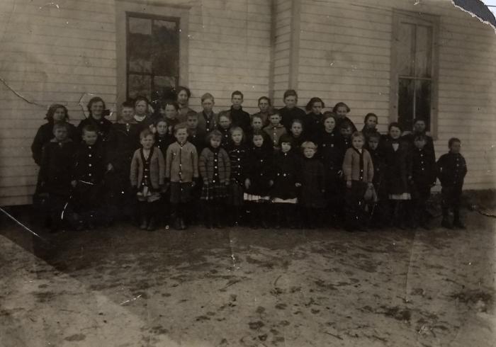 District #32 Schoolhouse, c.1913