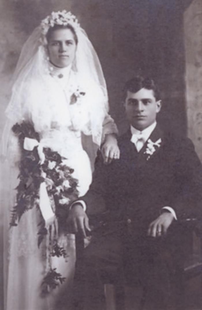 Wedding photograph of Henry Fluegge and Minnie Ulrich, Sept. 24, 1914.