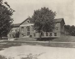 John Ireland School located at Fifth Street and Walnut