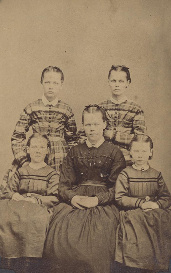 Daughters of Eva Lisa and Jonas Lundeen