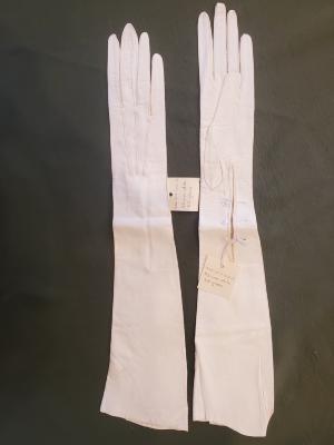 Mid-Arm White Kid Gloves, 1908