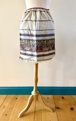 Apron with Stitched Decorations: Apron