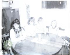 Marisol Verdesoto holds a round table discussion with the Fingerson children