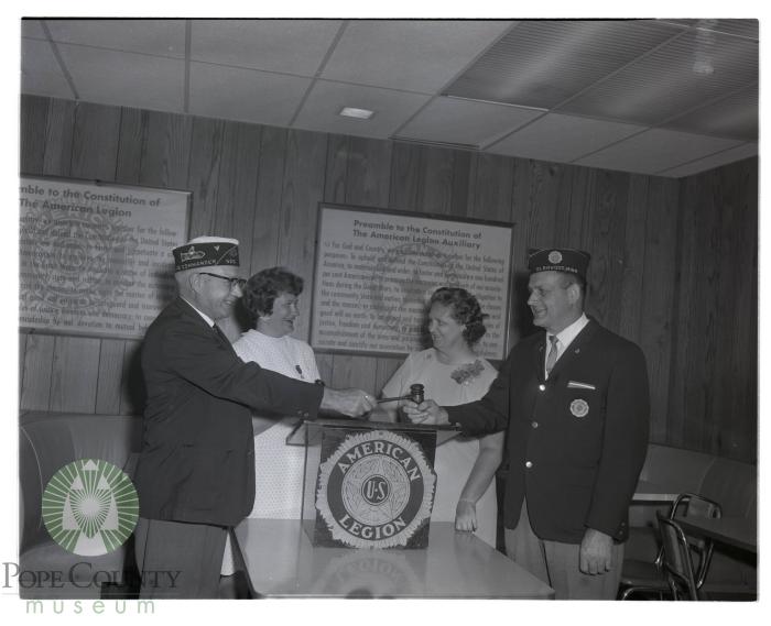 Mr. and Mrs. Jerry Leedahl presented with the gavels