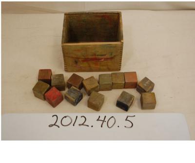 14 Wooden Blocks in a Wood Box