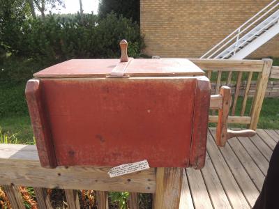 Butter churn