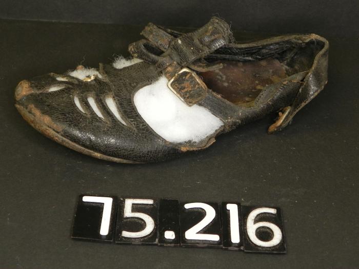 Shoe, single baby shoe