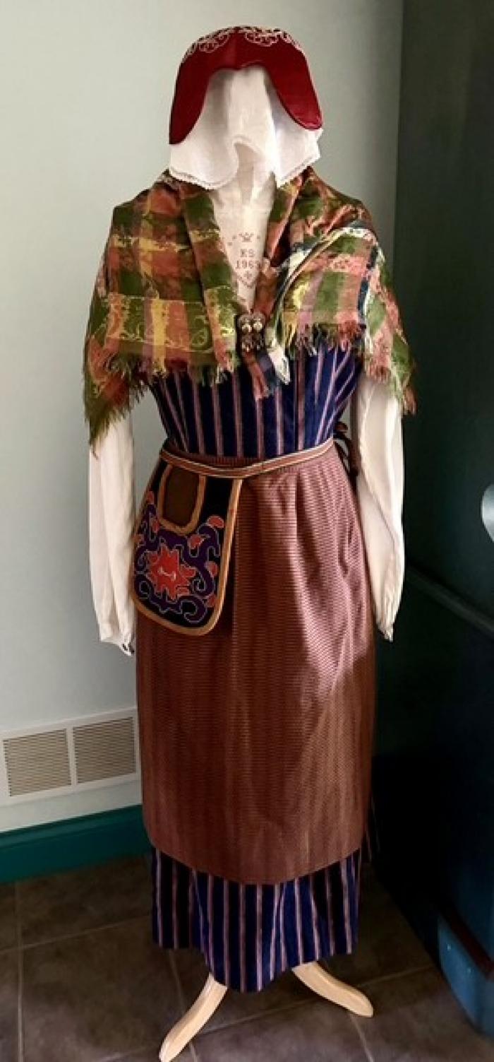 Soderhamn Folk Dress Frame Capt: Folk Dress