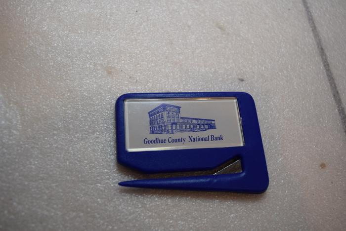 Opener, Letter